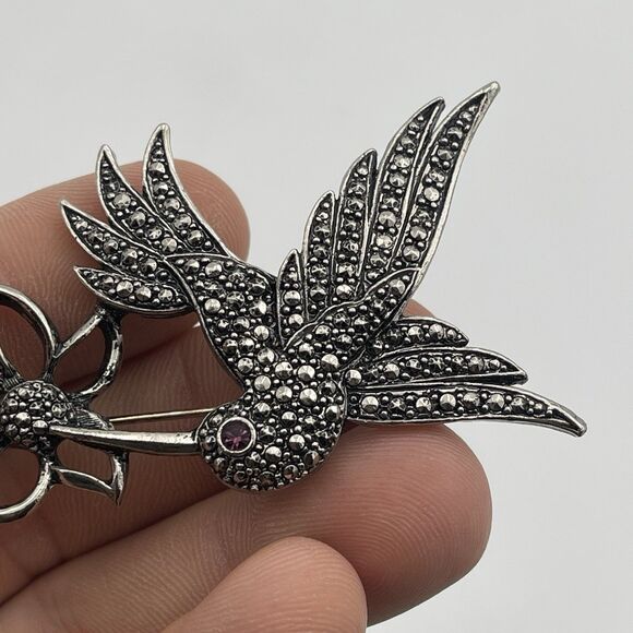 Vintage AVON Hummingbird & Flower Marcasite Brooch Pin w/ Pink Eye - Picture 10 of 10